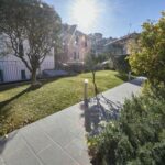 Prestigioso appartamento in villa d’epoca con giardino e box